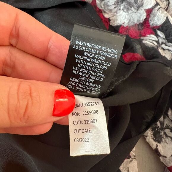 Torrid Black Red Floral Long Sleeve V-Neck Pullover Lined Peplum Blouse Size 0x - Picture 12 of 13